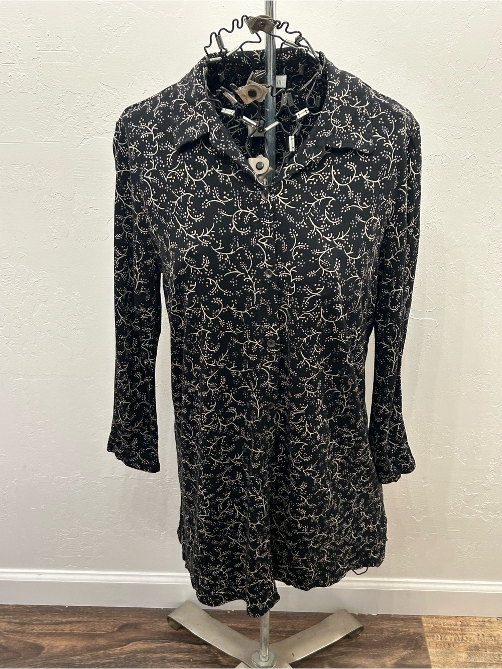 J. Jill Black Floral Tunic Blouse Button Front Long Sleeve Relaxed XS